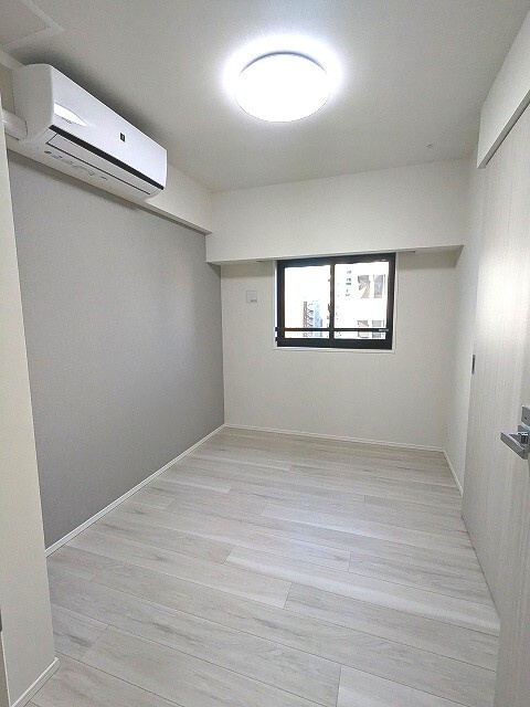 Urbanex千代田淡路町の設備|4.5帖洋室、エアコン・照明・ウォークインクローゼット付きです