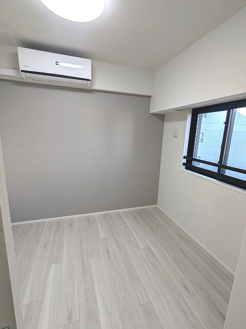 Urbanex千代田淡路町の設備|4.5帖洋室、エアコン・照明・ウォークインクローゼット付きです