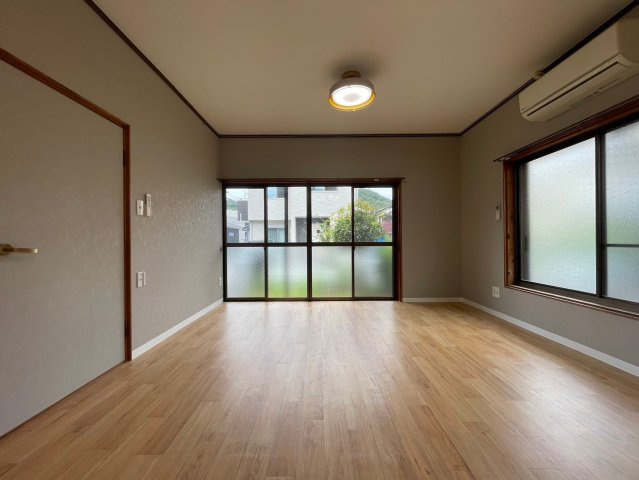 神田の一戸建ての居間・リビング