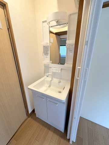 IZ戸建ての独立洗面台