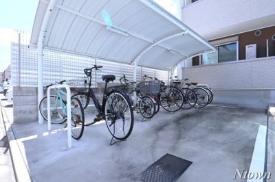 【エントランス】 | アムール千原 | ゆとりのあるエントランスです