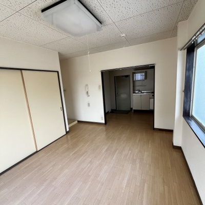 【居間・リビング】 | メゾン谷沢Ⅰ