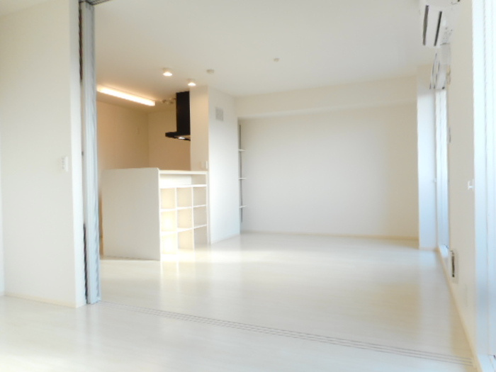 テラス市川高谷の居間・リビング