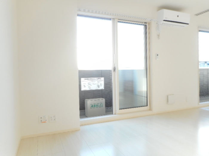 テラス市川高谷の居間・リビング