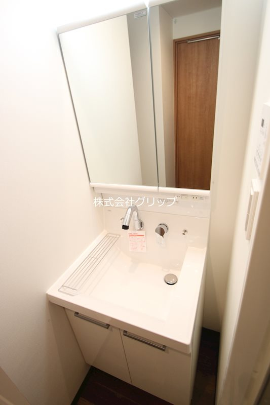 AQUA GRACE 横浜公園の独立洗面台