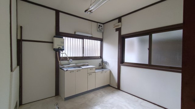 【居間・リビング】 | 出丸町6-2貸家