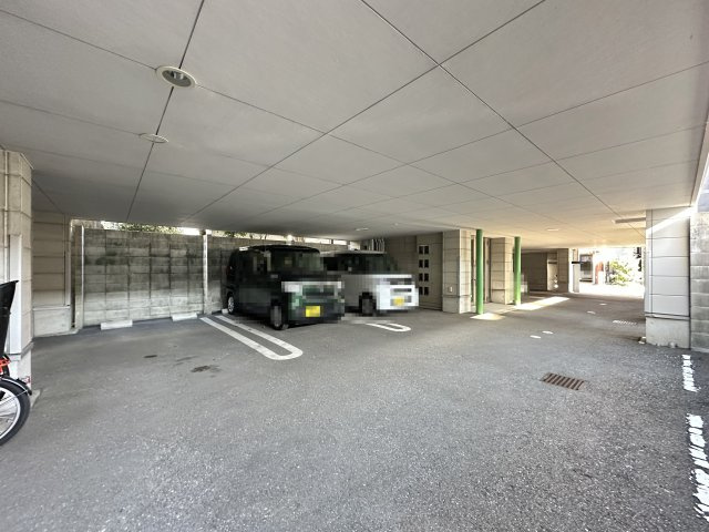 BuildLuxeの駐車場