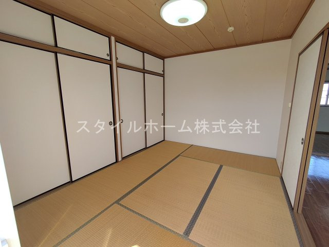 レガーロ寿里Bの和室