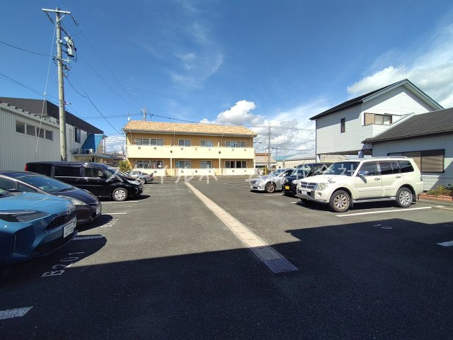 レガーロ寿里Bの駐車場