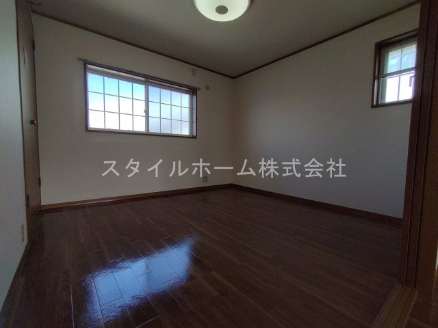 レガーロ寿里Bの居間・リビング