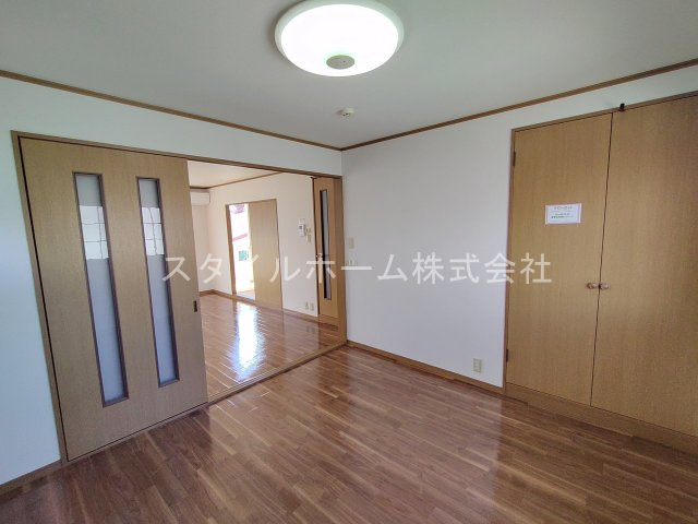 レガーロ寿里Bの居間・リビング