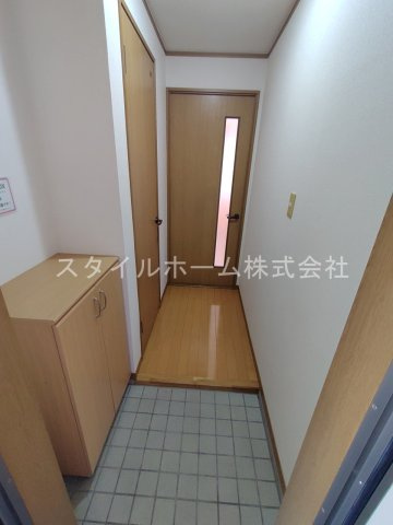 レガーロ寿里Bの玄関