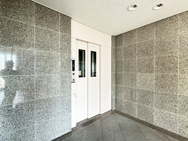 M・ルーウェ新本町のエントランス