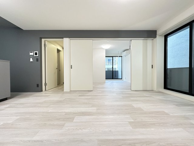 Proud秦南の居間・リビング