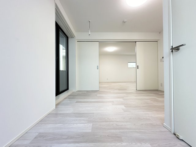 Proud秦南の居間・リビング