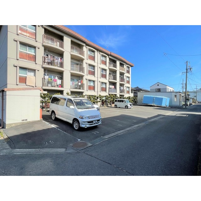 アサイ第２ビルの駐車場