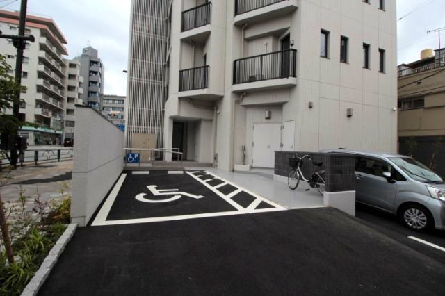 【駐車場】