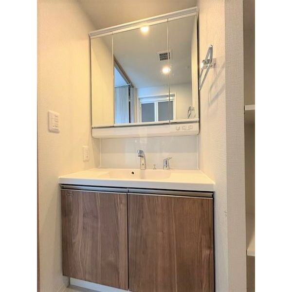 ブランシエスタ山科大塚の洗面所