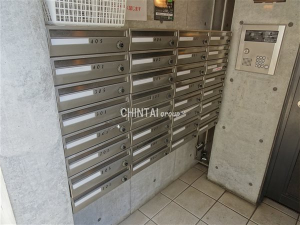 ZESTY幡ヶ谷のエントランス