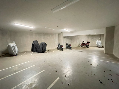 【その他共用部分】 | 新百合ヶ丘パークハウス三番街 | 敷地内に屋内バイク置き場を完備しています！バイクがあれば通勤・通学、お買い物にも便利です☆