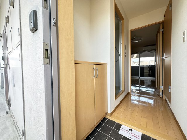 アスターハウス新本町の玄関