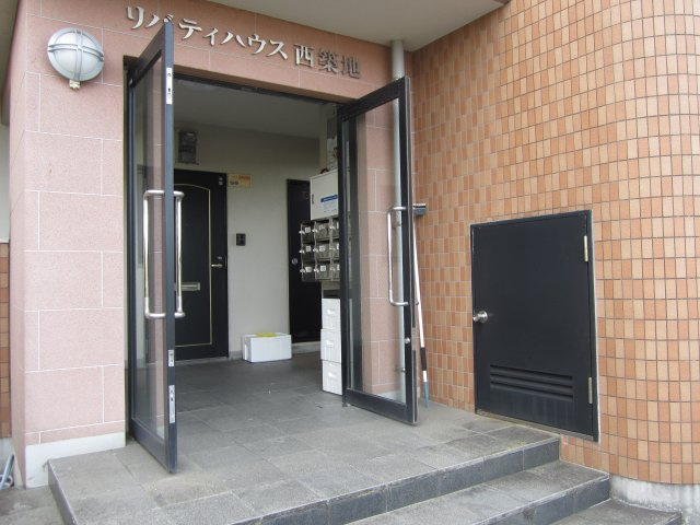 リバティハウス西築地Ⅱのエントランス