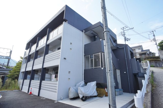 A.Grayish宝塚の外観