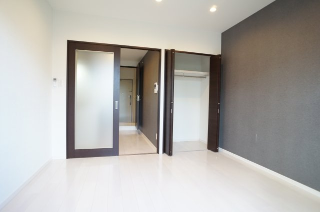 A.Grayish宝塚の居間・リビング