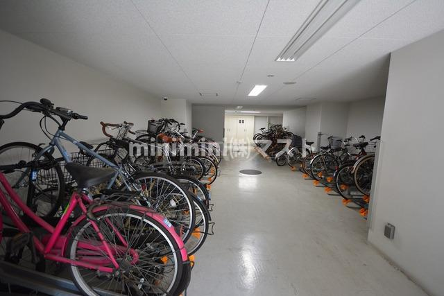 エス・キュート京町堀の駐車場