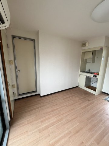 住地八坂マンションの洋室