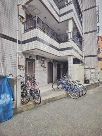 住地八坂マンションのエントランス