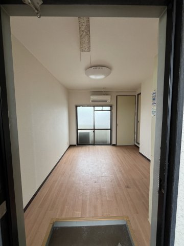 住地八坂マンションの居間・リビング