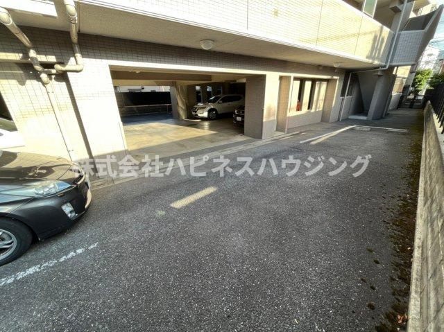 プライム柏の駐車場