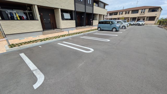 【駐車場】 | エルミタージュ泉ヶ丘１号館