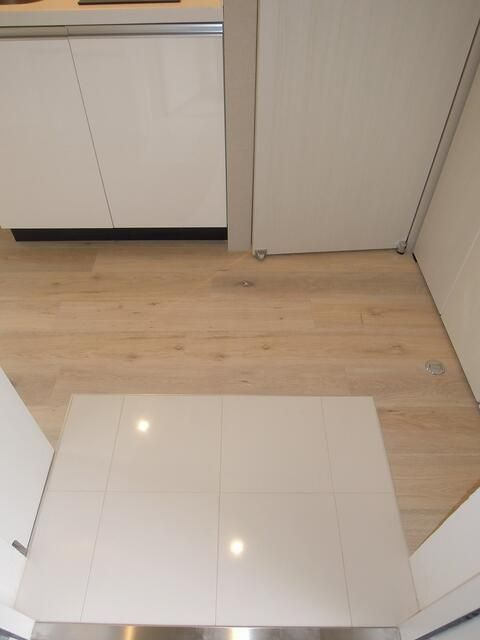 ディアマンテ糀谷の玄関