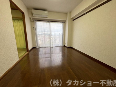 【洋室】 | ハートポート五井 | バルコニー側に遮る建物はありませんので、陽当り・眺望・通風良好です。