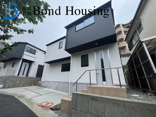 舞子駅徒歩10分　歌敷山全2棟　2号棟の外観