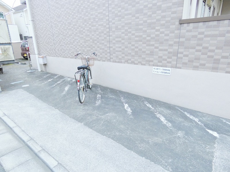 セントラルコーポクロッカスの駐車場