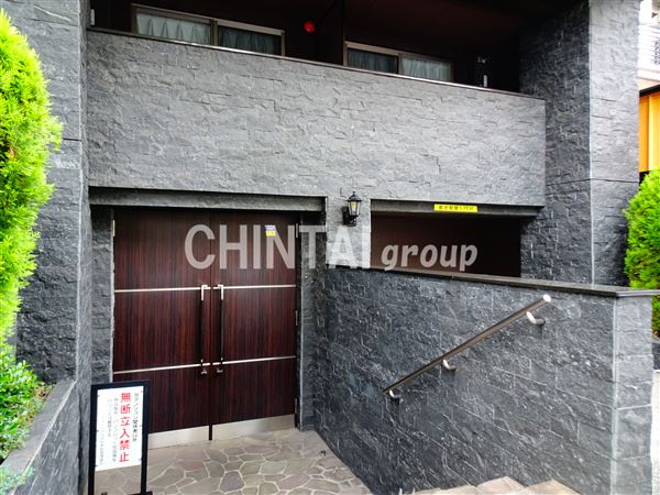 フェニックス渋谷本町のエントランス