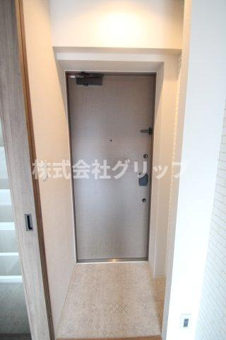 エストゥルース横浜子安の玄関