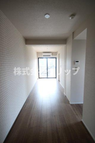 エストゥルース横浜子安の寝室