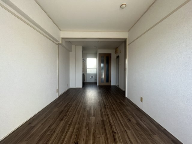 YKハイツ高丸の居間・リビング