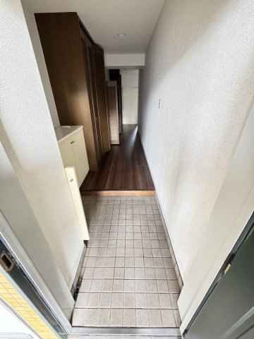 日興パレス昭島の玄関