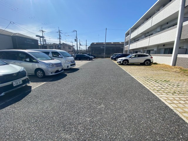 【駐車場】 | ネオ ソレイユ