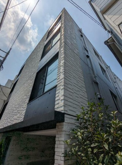 【外観】 | 鉄骨鉄筋コンクリート造のがっちりとした建物。