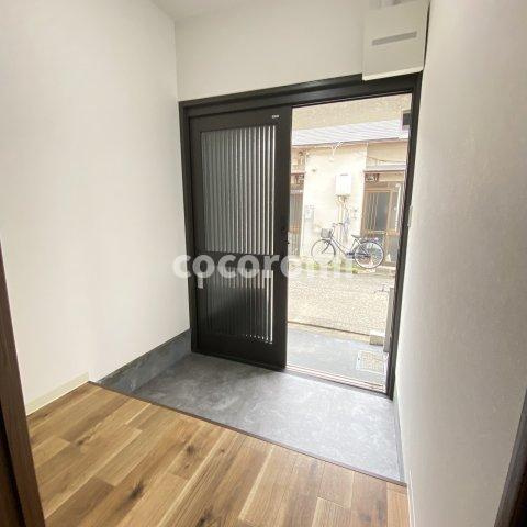 城垣町テラスの玄関