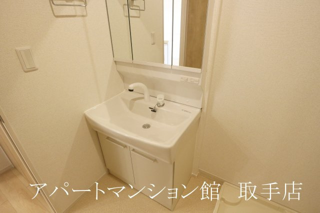 アザレアＴ　Ⅰの独立洗面台