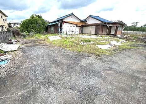 【土地】比企郡鳩山町小用売地 Bの外観|敷地240坪あります！
古家とブロック塀の解体後のお引渡しです！