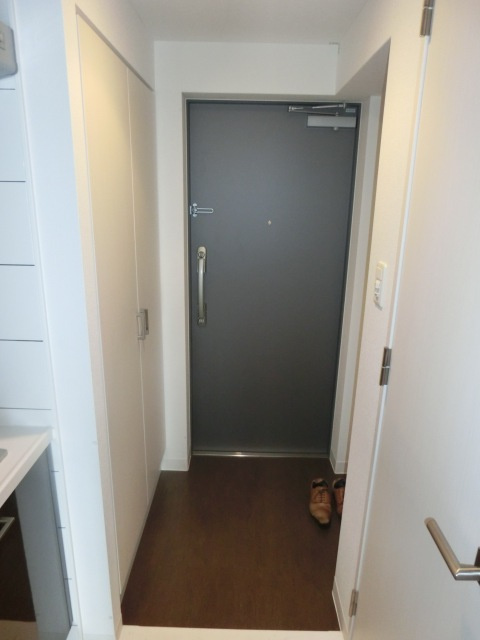 エスプレイス新大阪サウスゲートの玄関