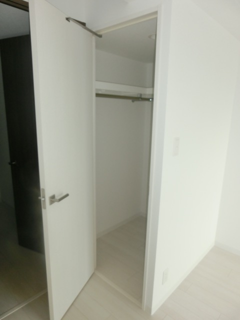 エスプレイス新大阪サウスゲートの収納|ウォークインクローゼット